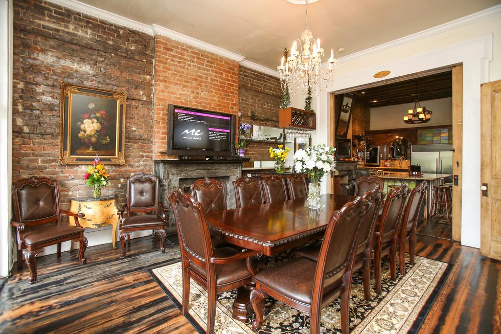 Fleur De Lis Mansion Bed and Breakfast — gallery preview 1