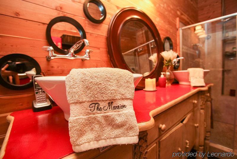 Fleur De Lis Mansion Bed and Breakfast — gallery preview 2